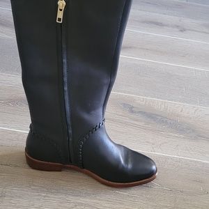 Step into Cozy Bliss: Luxurious UGG Women's Boots